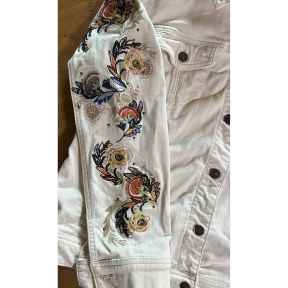 Chico's Women's Size 2  12 White Floral Embroidered Cotton Denim Button Jacket - Picture 2 of 6